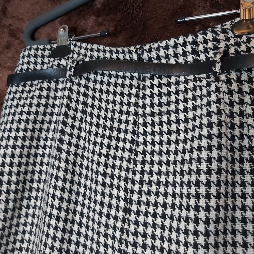 Pencil skirt- belted waist - lined - Picture 6 of 14